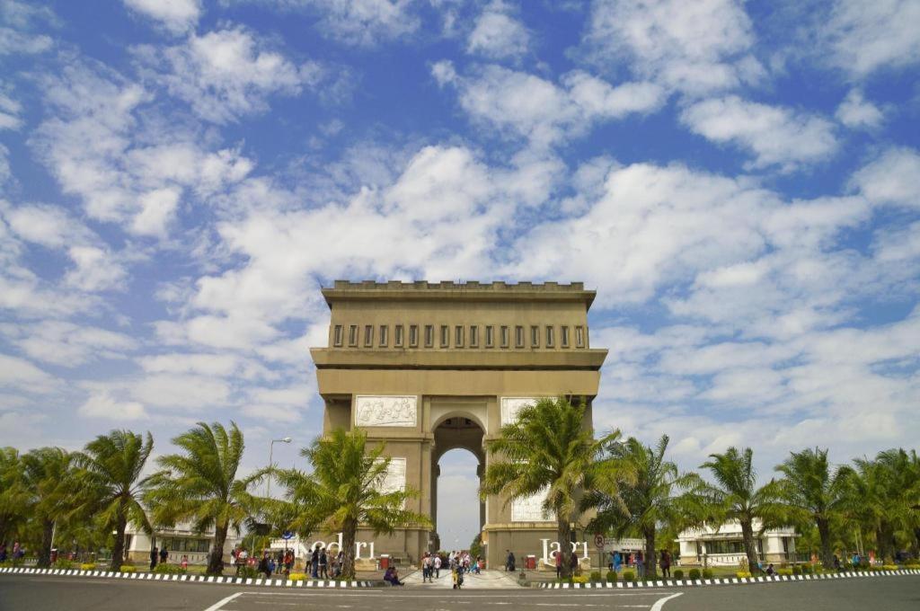 Zuzu Simpang Lima Semarang