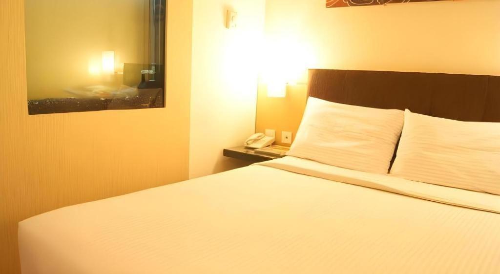 Zuzu Simpang Lima Hotel Semarang