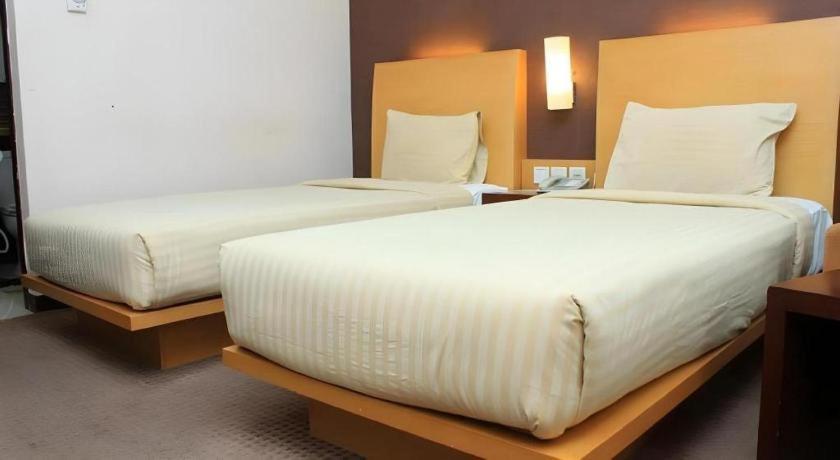 Hotel Zuzu Simpang Lima